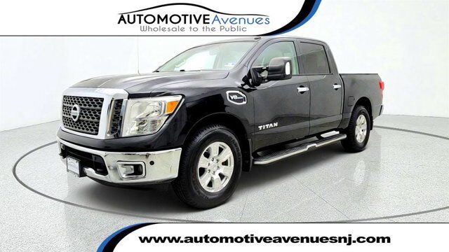 2017 Nissan Titan SV