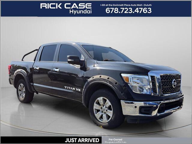 2018 Nissan Titan SV — photo 1 of 12