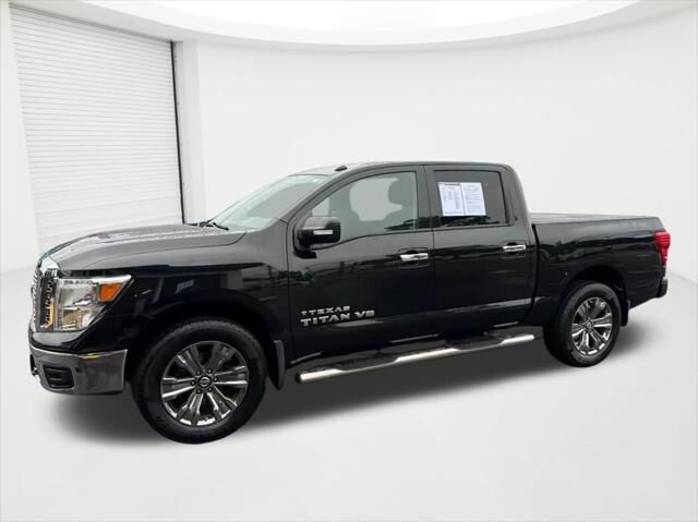 2019 Nissan Titan SV — photo 1 of 13