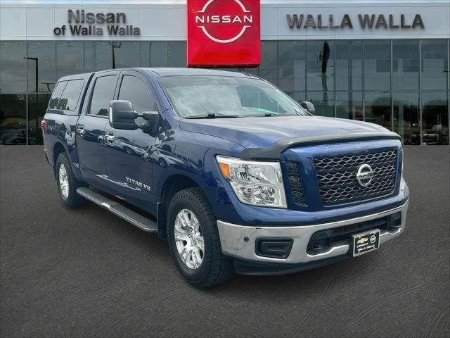 2019 Nissan Titan SV — photo 1 of 13