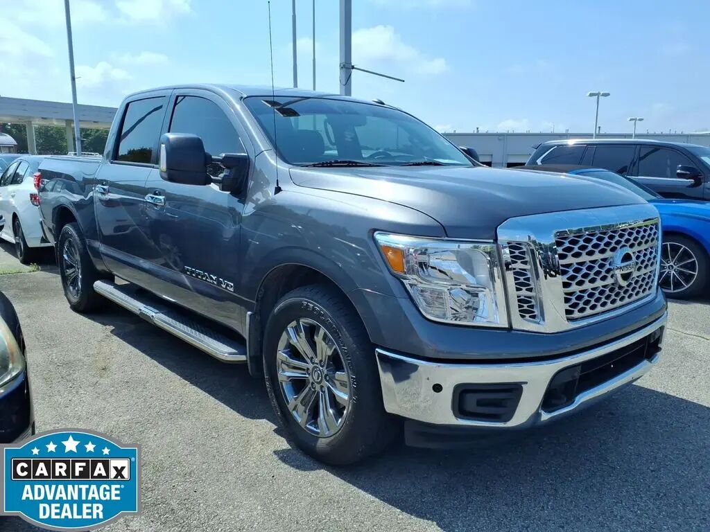 2019 Nissan Titan SV — photo 1 of 6