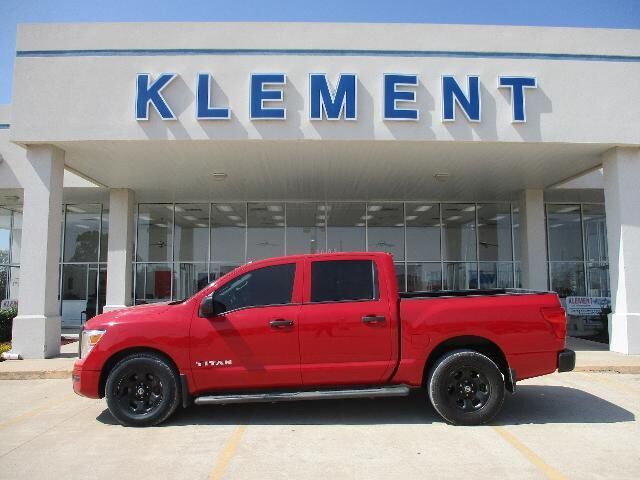2021 Nissan Titan S — photo 1 of 13