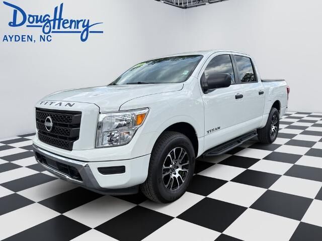 2024 Nissan Titan SV