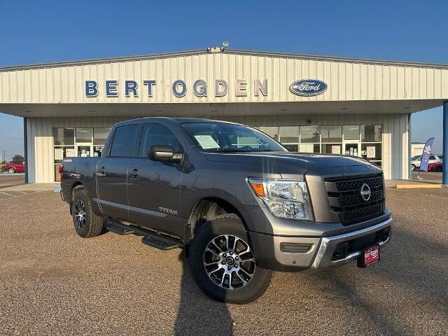 2024 Nissan Titan SV