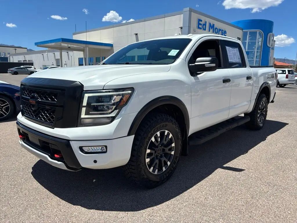 2020 Nissan Titan PRO-4X — photo 1 of 13