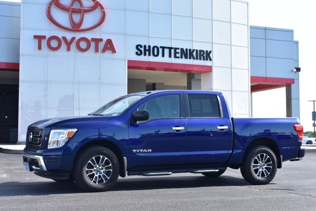 2021 Nissan Titan SV