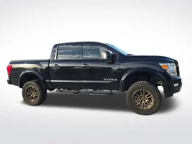 2023 Nissan Titan SV