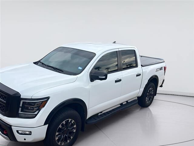 2024 Nissan Titan PRO-4X — photo 1 of 8