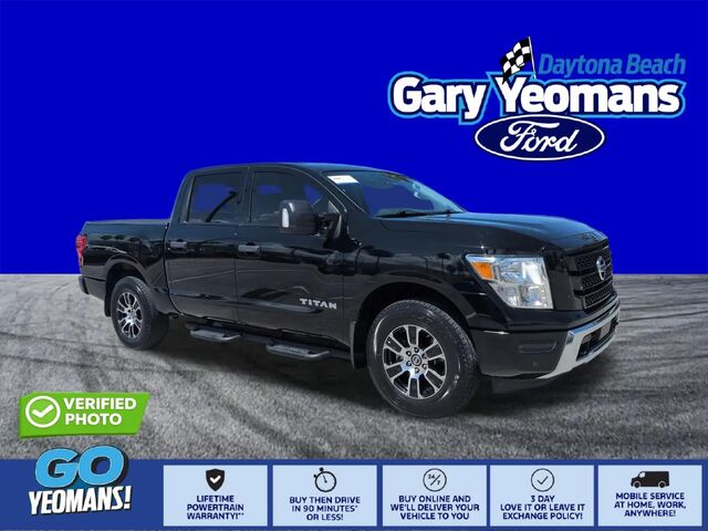 2022 Nissan Titan SV