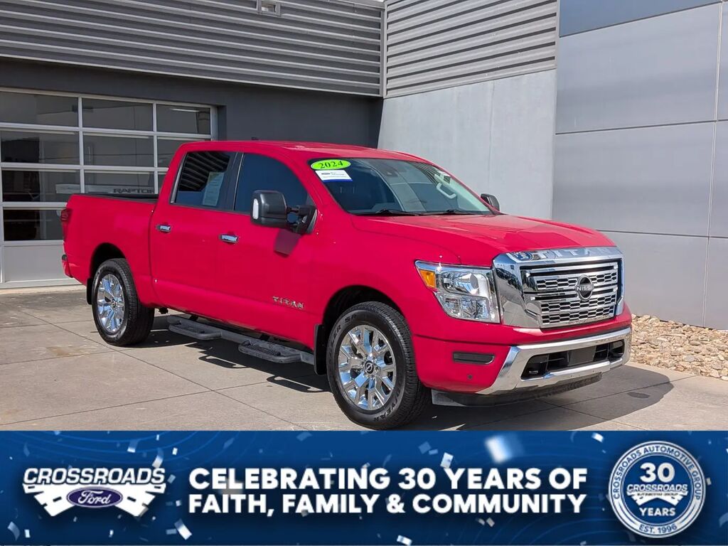 2024 Nissan Titan SV — photo 1 of 13