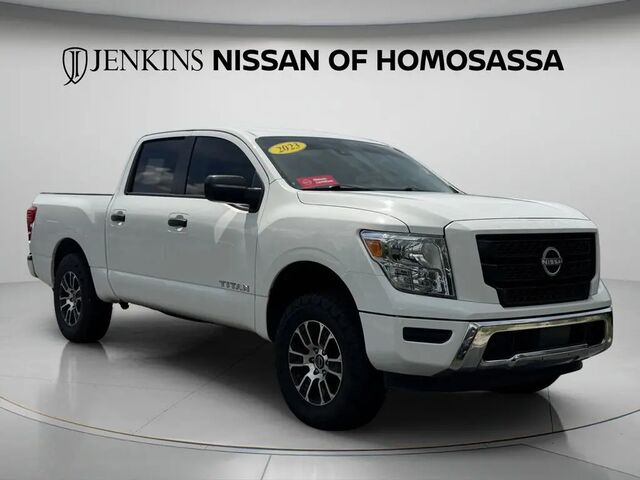 2023 Nissan Titan SV
