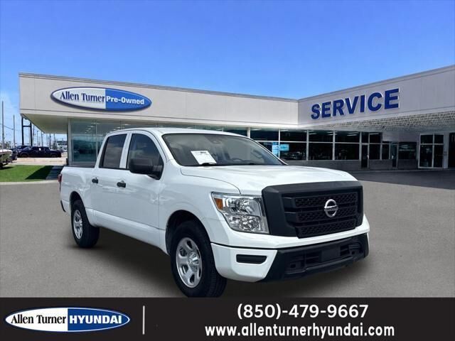 2022 Nissan Titan S — photo 1 of 13