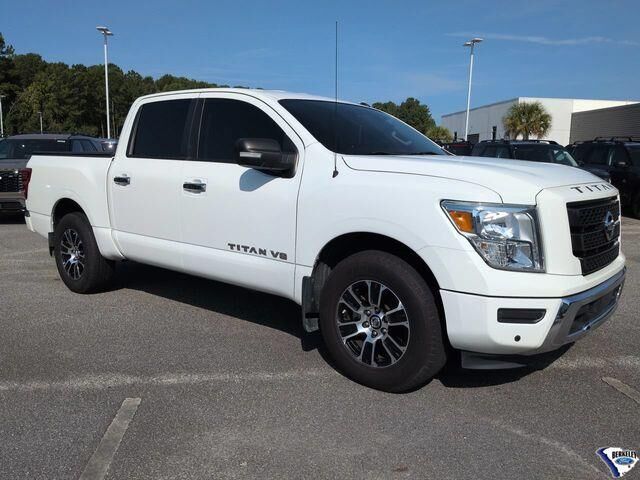 2020 Nissan Titan SV