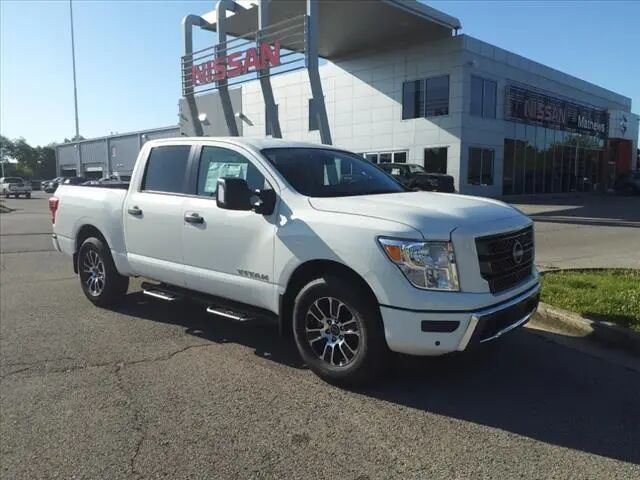 2024 Nissan Titan SV