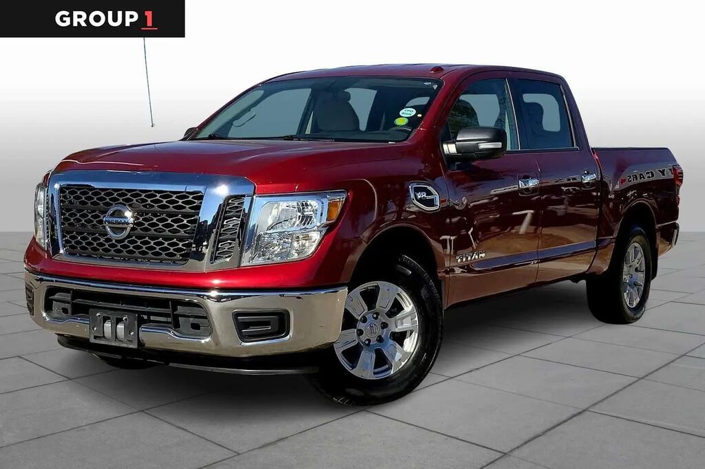 2017 Nissan Titan S — photo 1 of 13