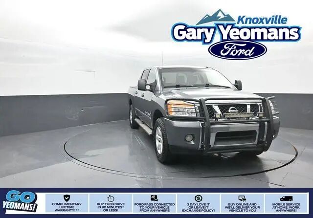 2014 Nissan Titan SV — photo 1 of 13