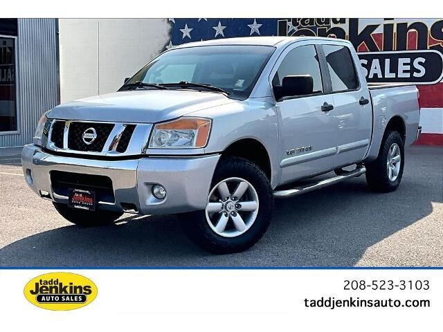 2010 Nissan Titan SE — photo 1 of 12