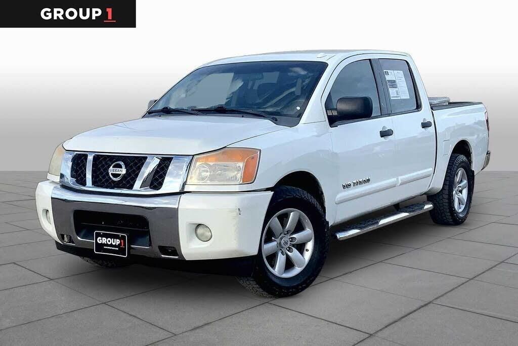 2014 Nissan Titan SV — photo 1 of 1