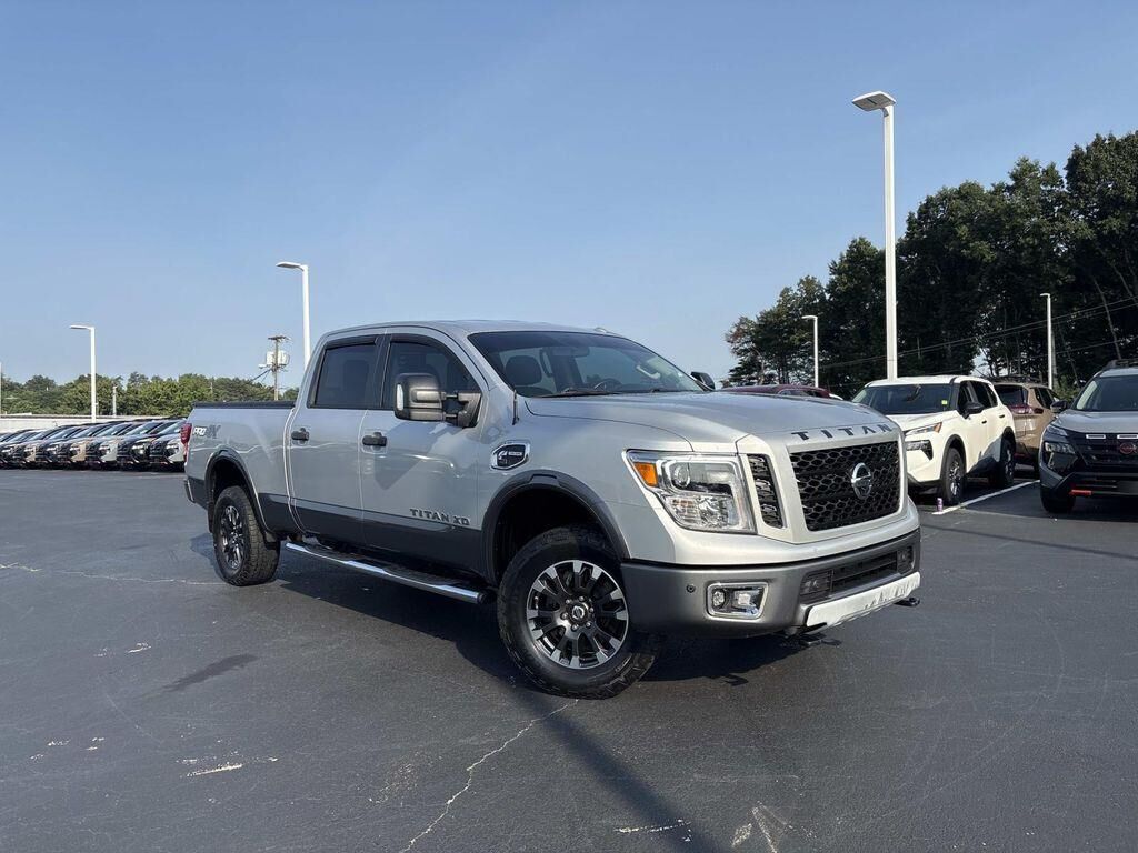 2019 Nissan Titan XD S — photo 1 of 13