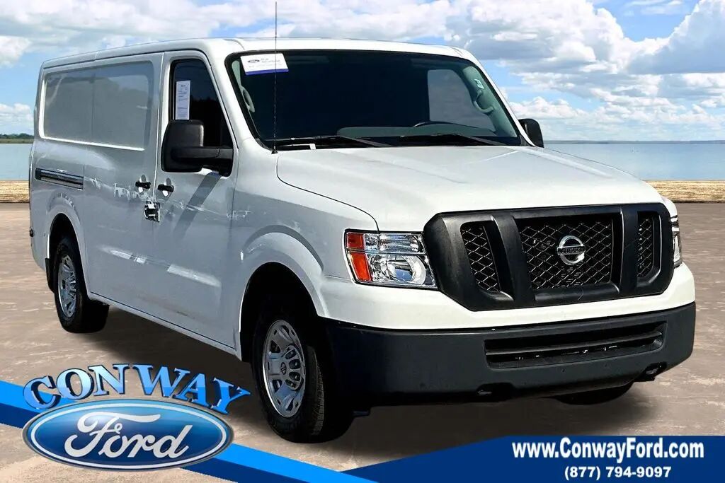 2021 Nissan NV 2500 HD S — photo 1 of 12
