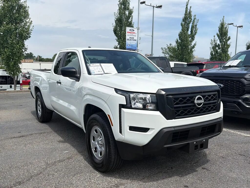 2024 Nissan Frontier S — photo 1 of 13