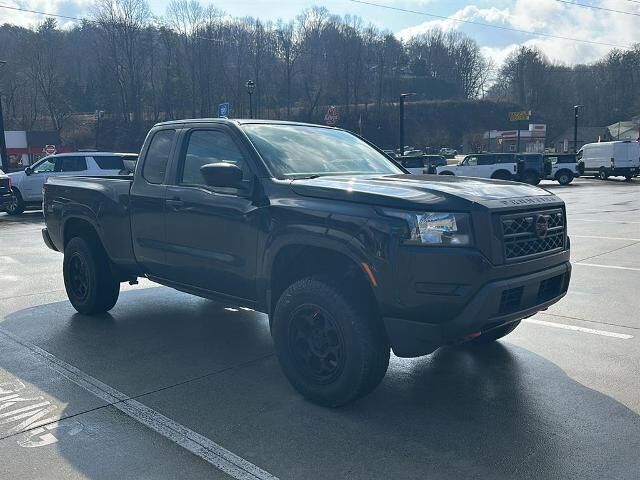 2022 Nissan Frontier S