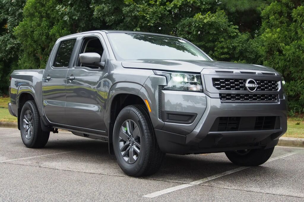 2026 Nissan Frontier SV — photo 1 of 13