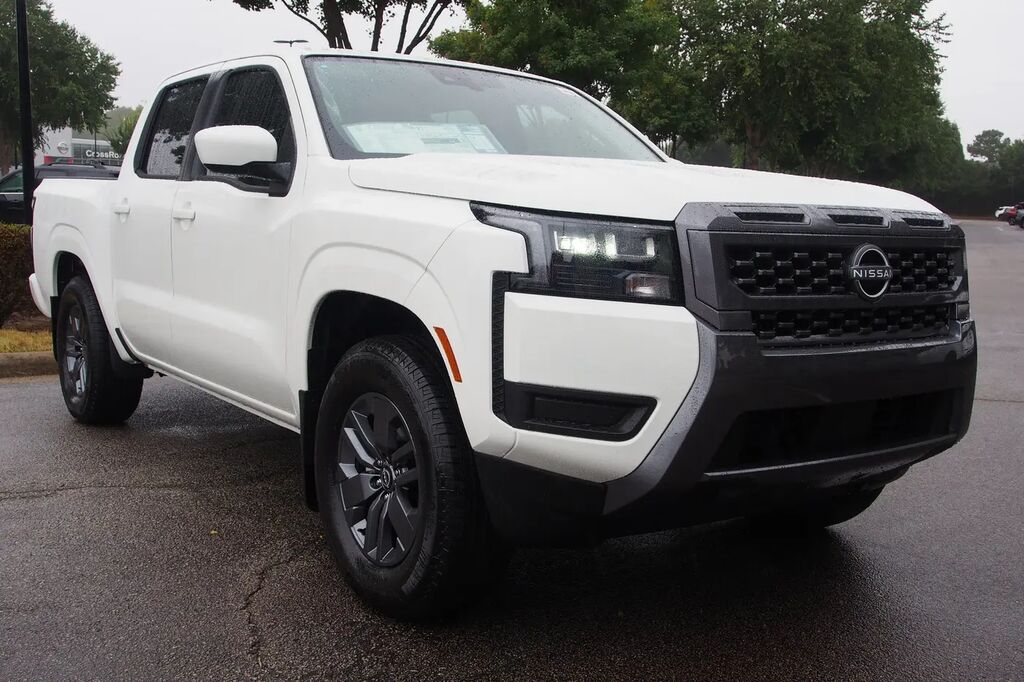2026 Nissan Frontier SV — photo 1 of 13