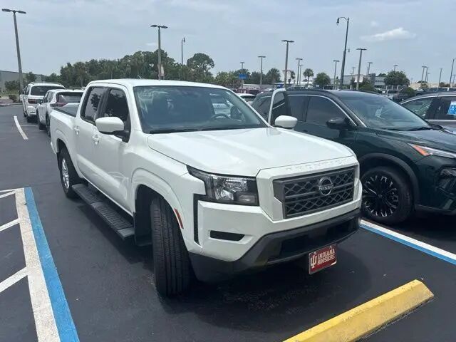 2022 Nissan Frontier SV