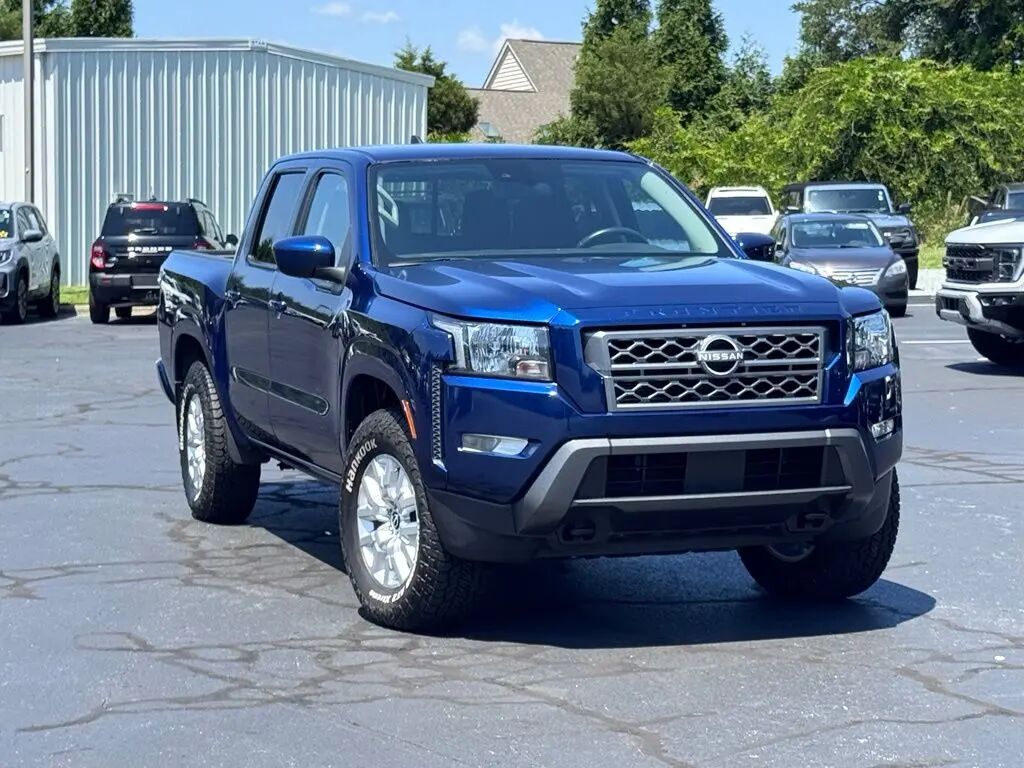 2023 Nissan Frontier S — photo 1 of 13