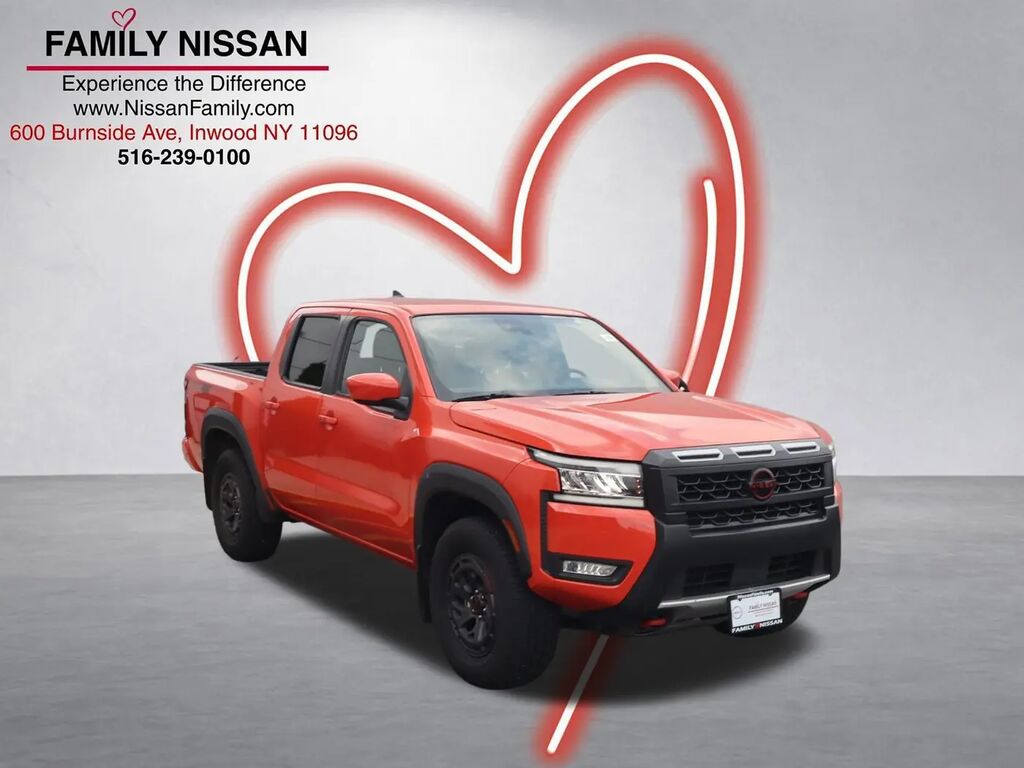 2025 Nissan Frontier PRO-4X — photo 1 of 13