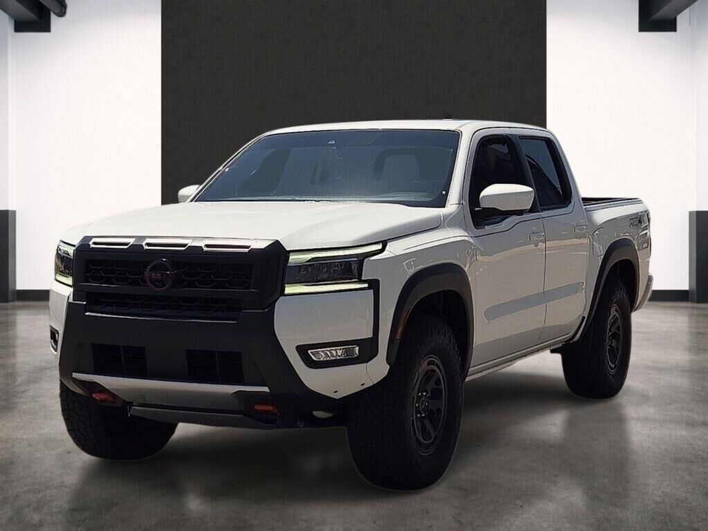 2025 Nissan Frontier PRO-4X — photo 1 of 13