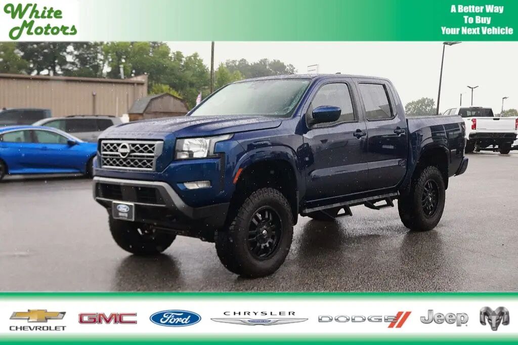 2023 Nissan Frontier SV — photo 1 of 13