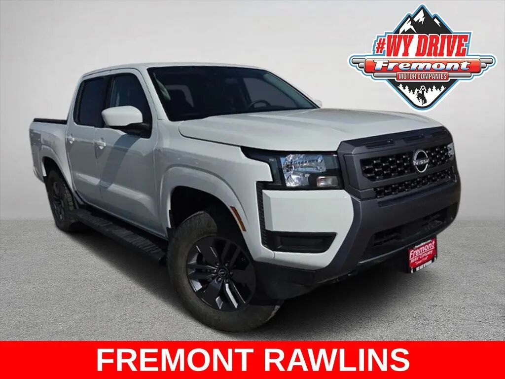 2025 Nissan Frontier SV — photo 1 of 13