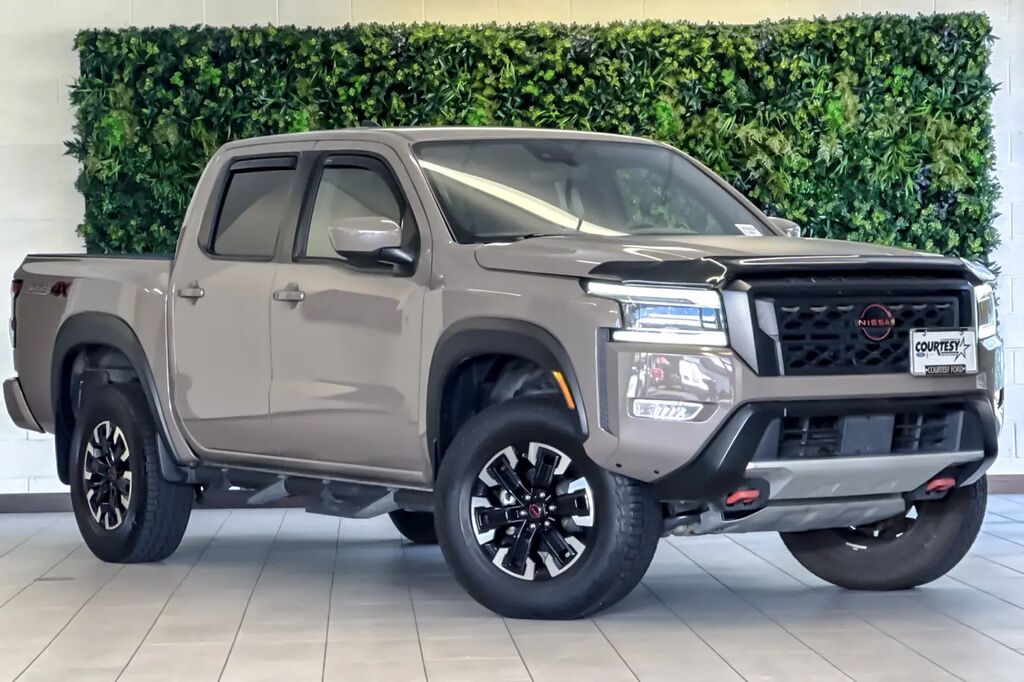 2023 Nissan Frontier S — photo 1 of 13
