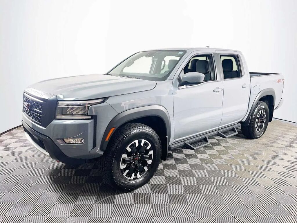2024 Nissan Frontier PRO-4X — photo 1 of 13