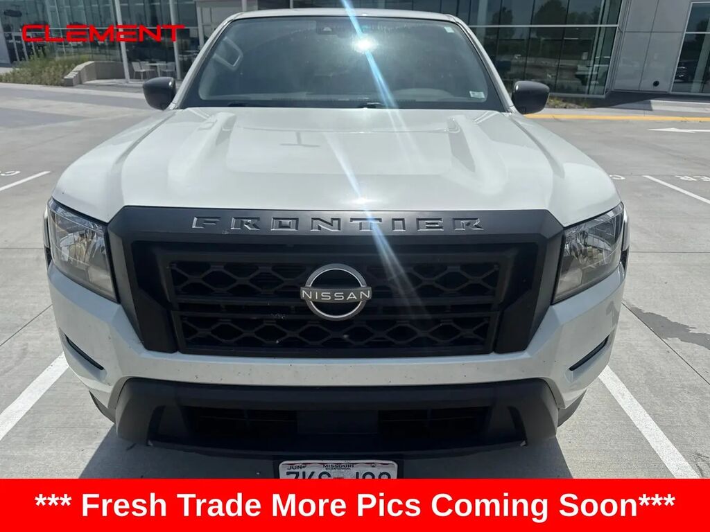 2022 Nissan Frontier S — photo 1 of 8