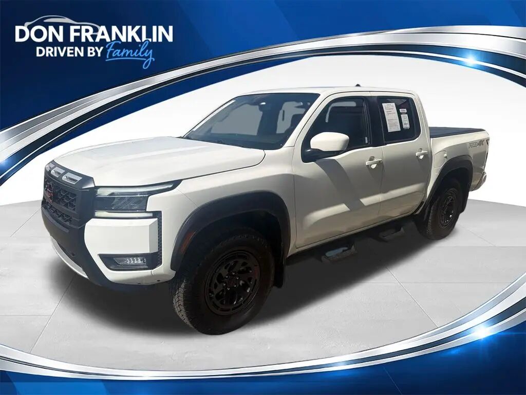 2025 Nissan Frontier PRO-4X — photo 1 of 13