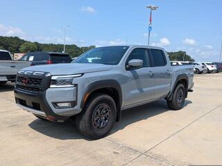 2025 Nissan Frontier PRO-4X — photo 1 of 3