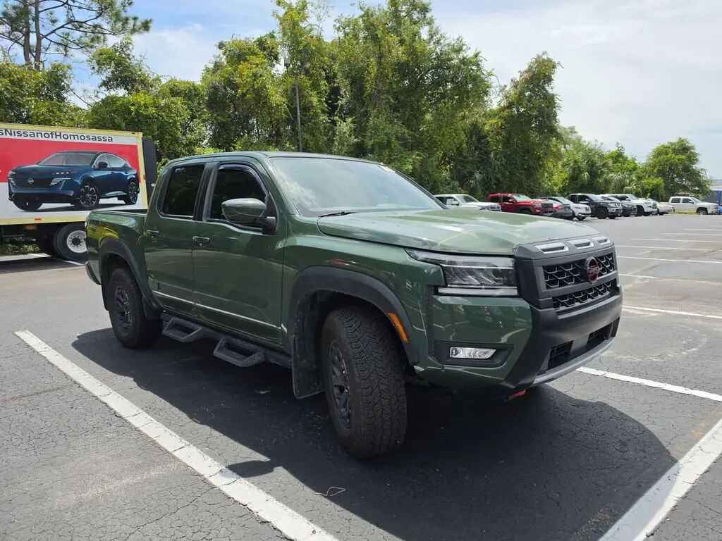 2025 Nissan Frontier PRO-4X — photo 1 of 13