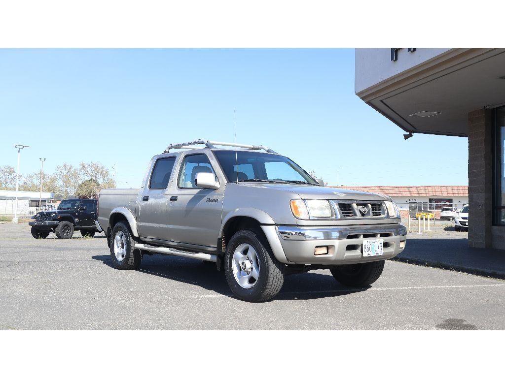 2000 Nissan Frontier SE