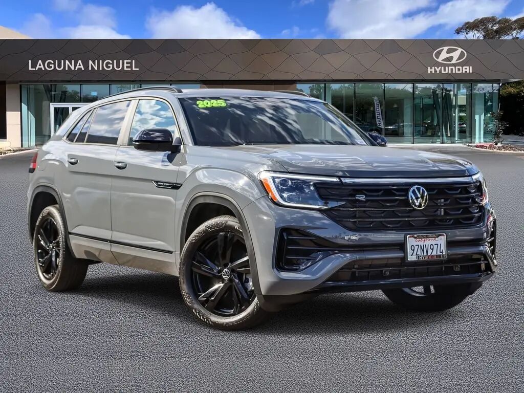 2025 Volkswagen Atlas Cross Sport SEL R-Line Black 4Motion — photo 1 of 13