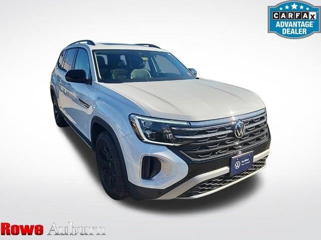 2025 Volkswagen Atlas Peak Edition 4Motion — photo 1 of 13