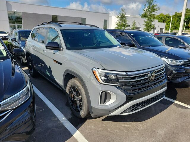 2024 Volkswagen Atlas 2.0T Peak Edition SE w/Technol
