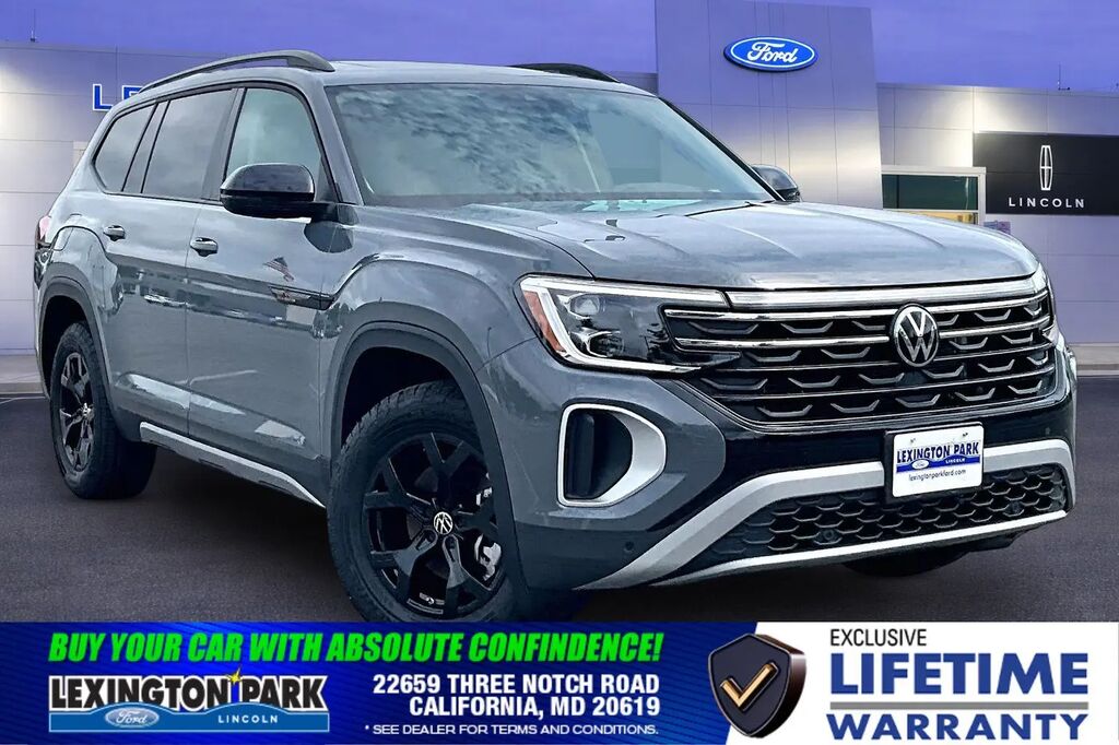 2025 Volkswagen Atlas Peak Edition 4Motion — photo 1 of 13