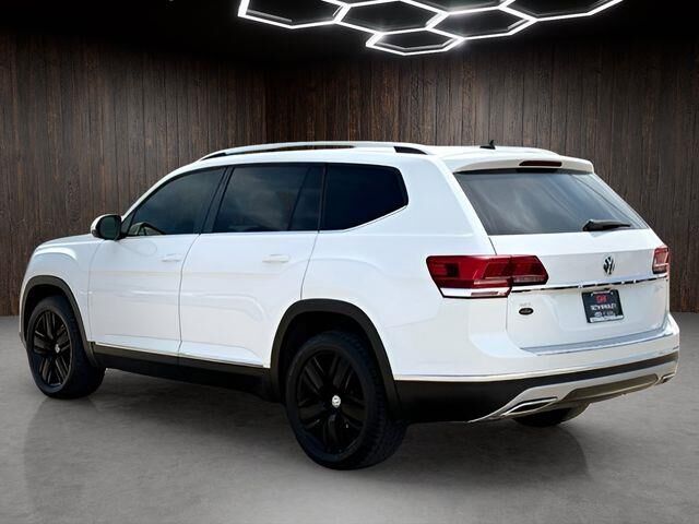 2020 Volkswagen Atlas SEL — photo 1 of 12
