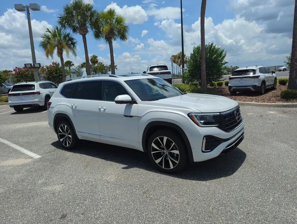 2026 Volkswagen Atlas SEL Premium R-Line 4Motion — photo 1 of 13