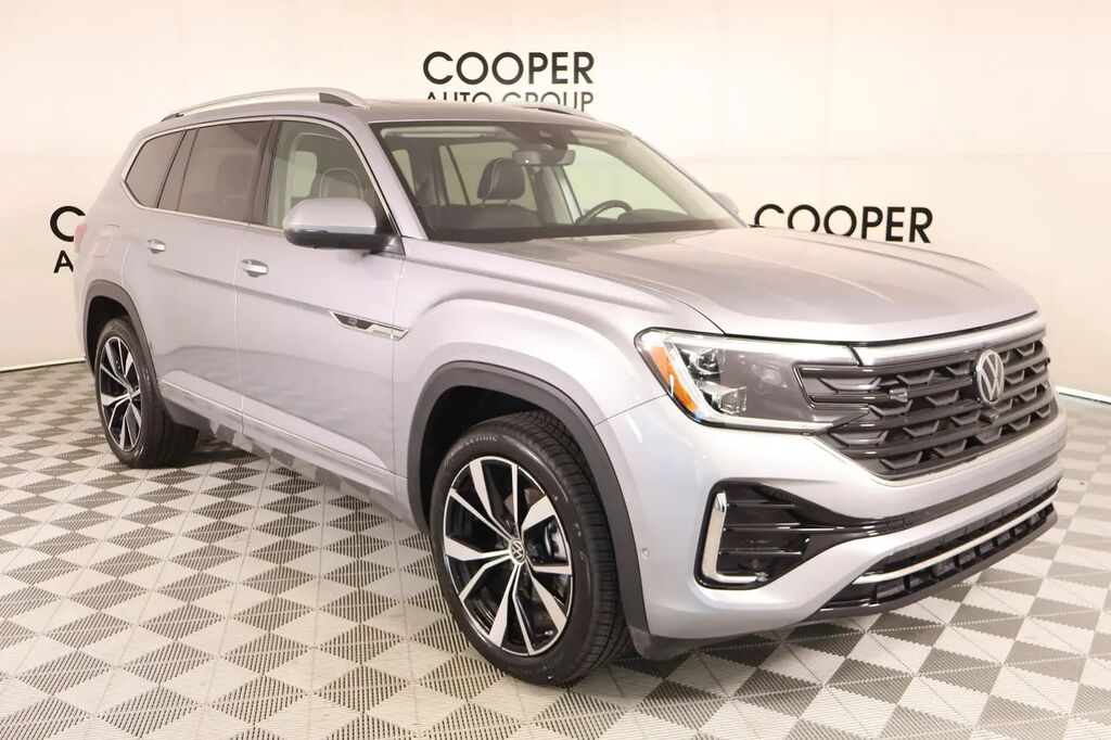 2024 Volkswagen Atlas SEL Premium R-Line 4Motion — photo 1 of 13