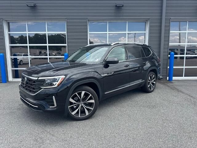 2025 Volkswagen Atlas SEL Premium R-Line 4Motion — photo 1 of 1