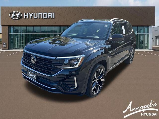 2025 Volkswagen Atlas SEL Premium R-Line 4Motion — photo 1 of 13